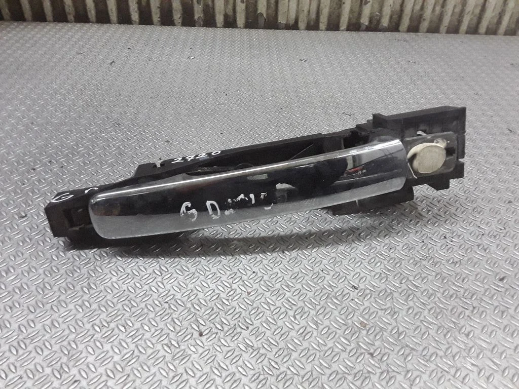 Aizmugurējo durvju ārējais atvēršanas rokturis – Nissan Murano Z50 (2002-2008)