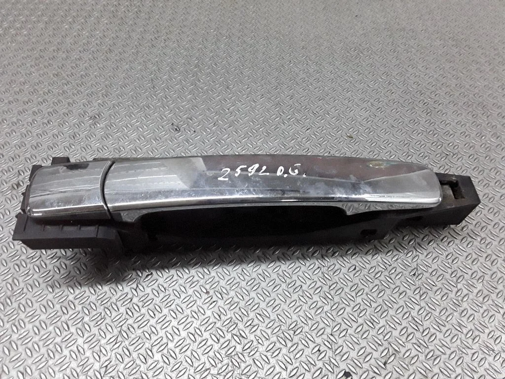 Aizmugurējo durvju ārējais atvēršanas rokturis – Nissan Murano Z50 (2002-2008)