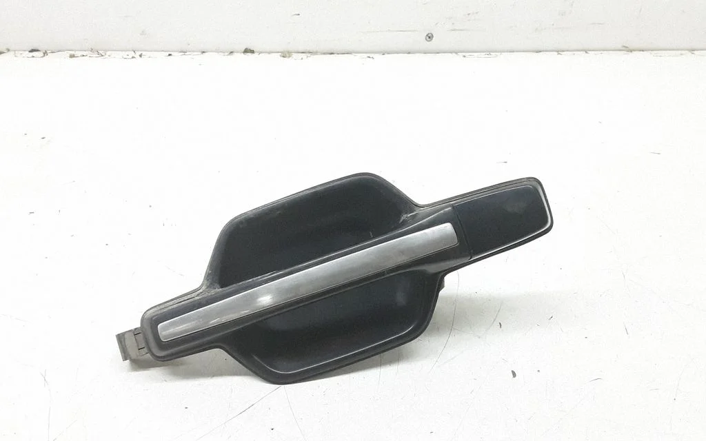 Rear door exterior handle – Mitsubishi Pajero Sport I (1996-2008)