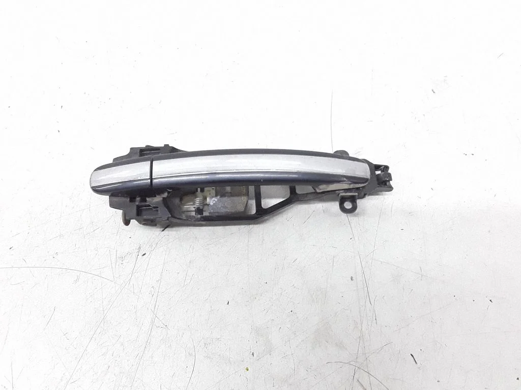 Rear door exterior handle – Volkswagen Phaeton (2002-2016)