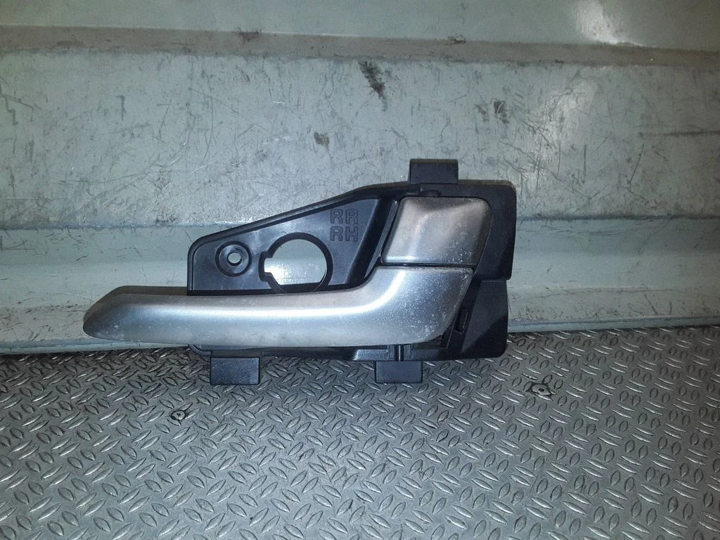 Rear door interior handle 836201Y000