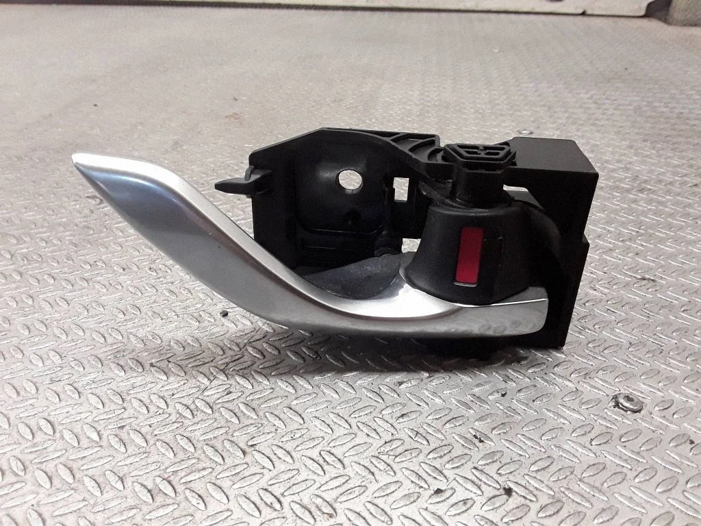 Rear door interior handle T8314