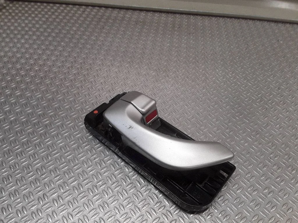 Rear door interior handle – Hyundai Sonata (2006-2015)