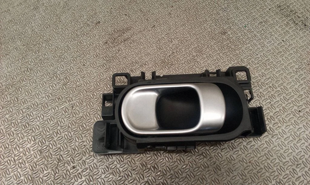 Aizmugurējais iekšējais atvēršanas rokturis – Citroen C3 (2016-2024)
