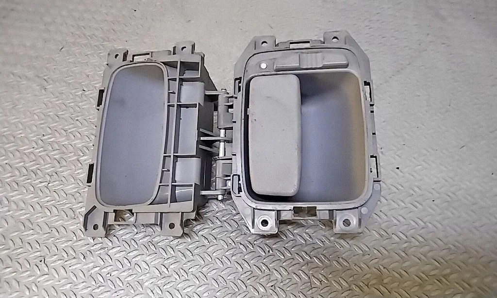 Rear door interior handle – Volkswagen Crafter (2006-2016)