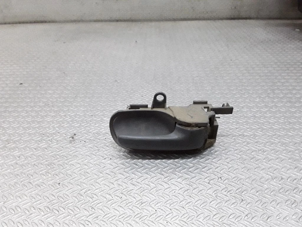 Tagaukse sisemine käepide – Toyota Aygo AB10 (2005-2014)