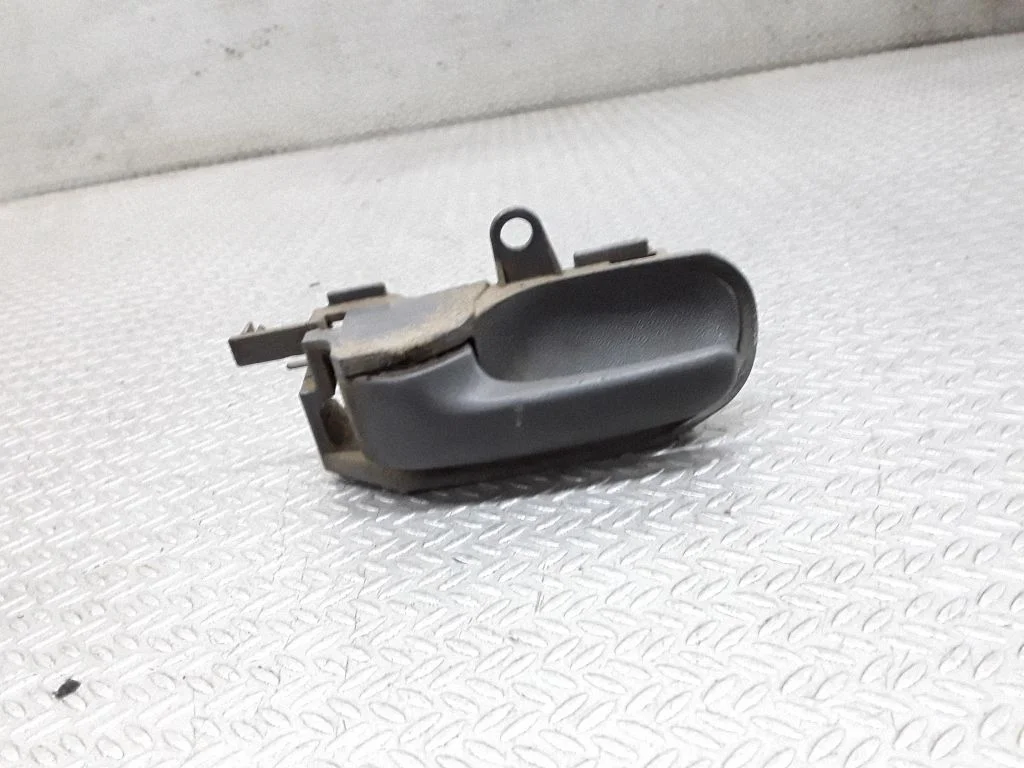 Tagaukse sisemine käepide – Toyota Aygo AB10 (2005-2014)