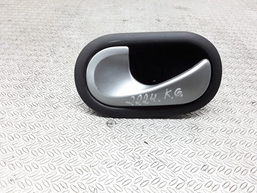 Rear door interior handle – Renault Clio III (2005-2012)
