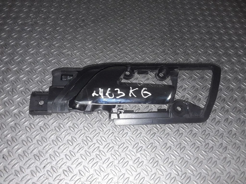 Rear door interior handle – Volkswagen Polo IV 9N3 (2005-2009)