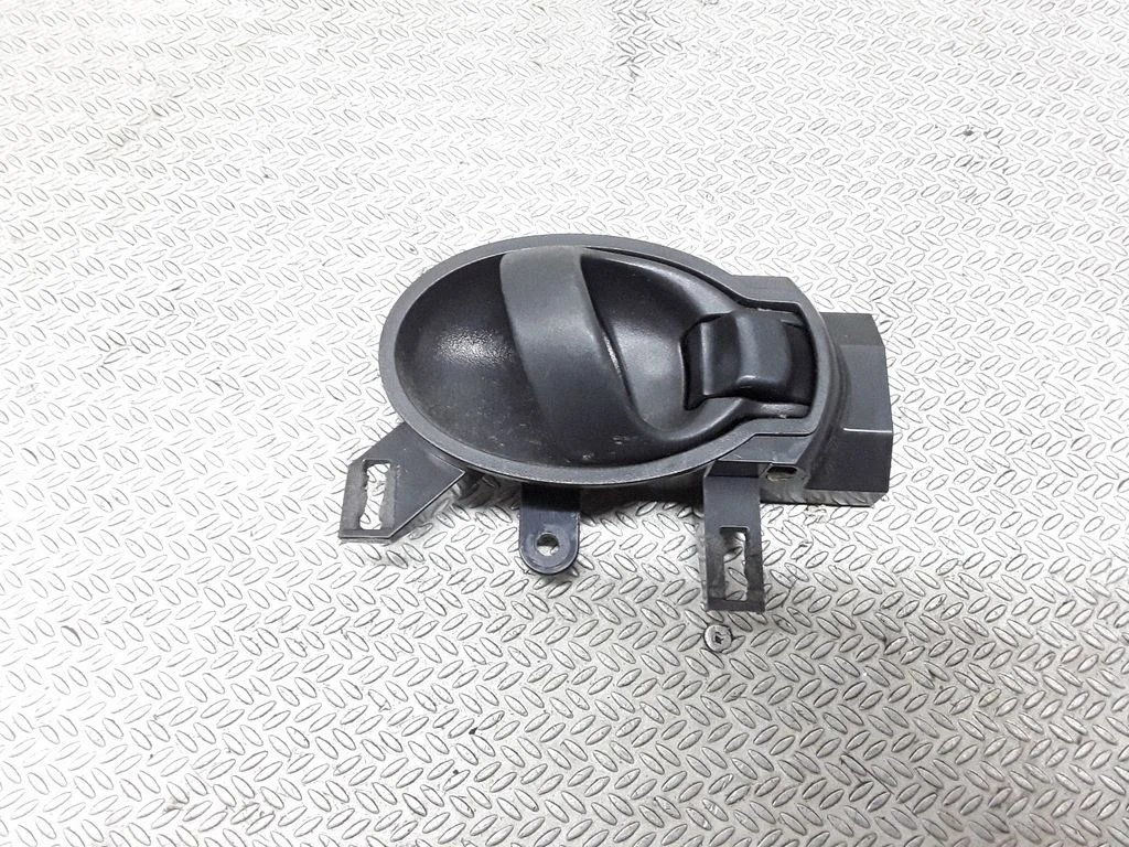 Aizmugurējais iekšējais atvēršanas rokturis – Nissan Micra (2011-2016)