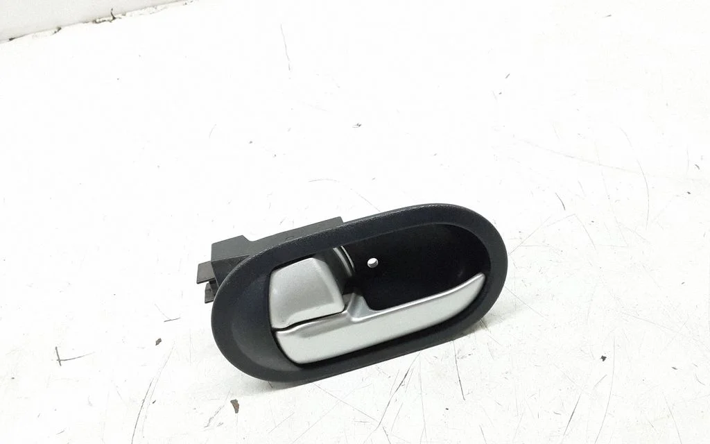 Tagaukse sisemine käepide – Mitsubishi Colt CZ3 (2006-2009)