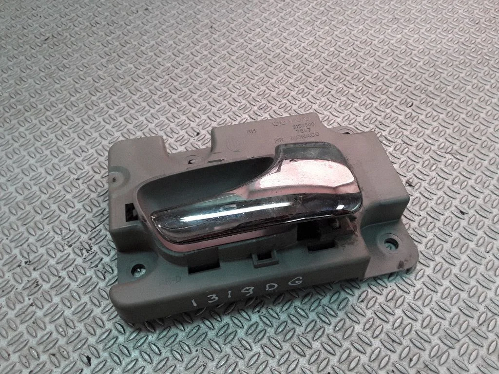 Rear door interior handle – Volvo S70 V70 V70 XC (1997-2000)