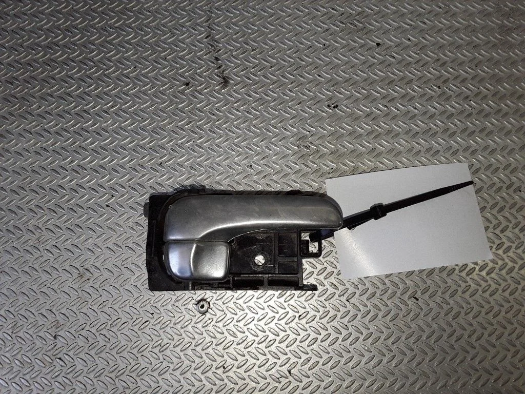 Klamka wewnętrzna drzwi tylnych – Nissan Almera N16 (2000-2010)