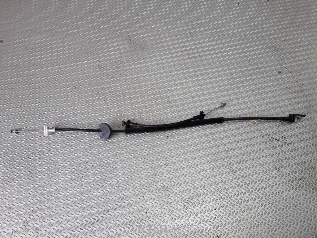 Rear door cable line – Ford Focus C-MAX (2003-2010)