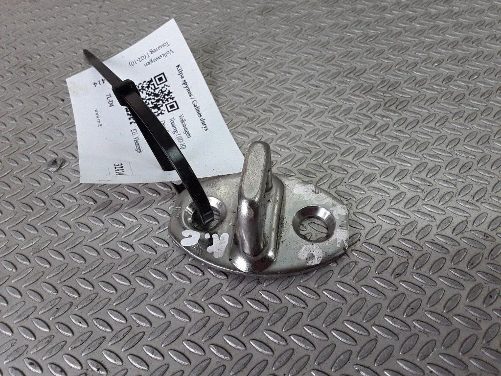 Rear door lock loop/hook striker – Volkswagen Touareg I (2002-2010)