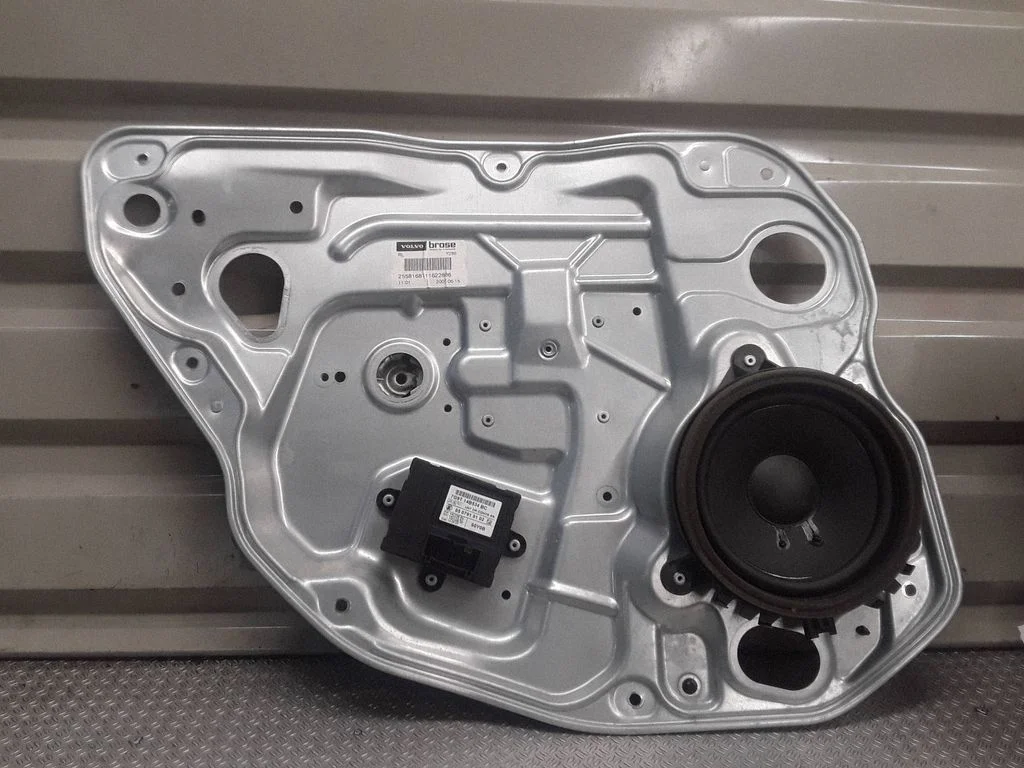 Rear window lifting mechanism without motor – Volvo S80 (2007-2013)
