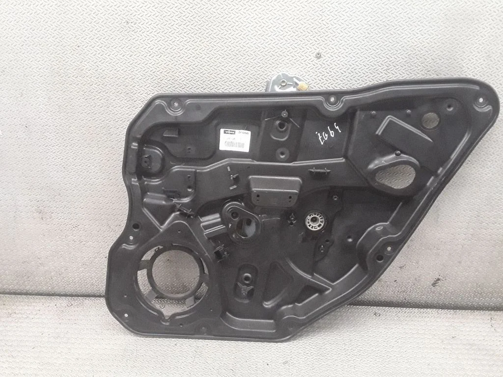 Rear window lifting mechanism without motor – Volvo V60 (2011-2013)