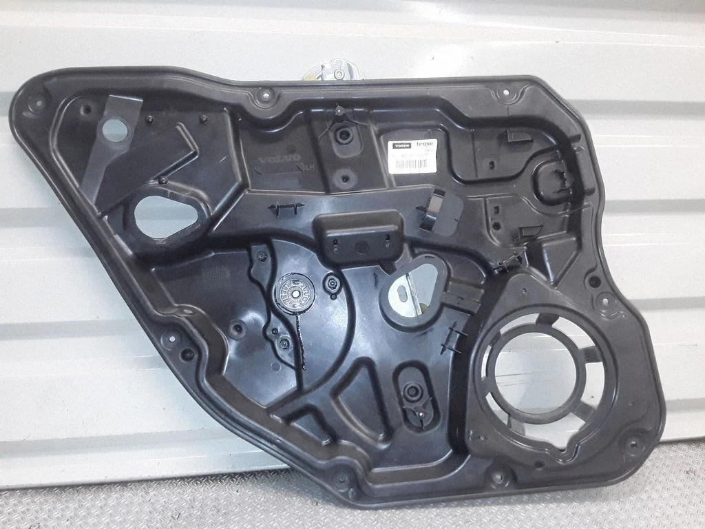 Rear window lifting mechanism without motor – Volvo V60 (2011-2013)