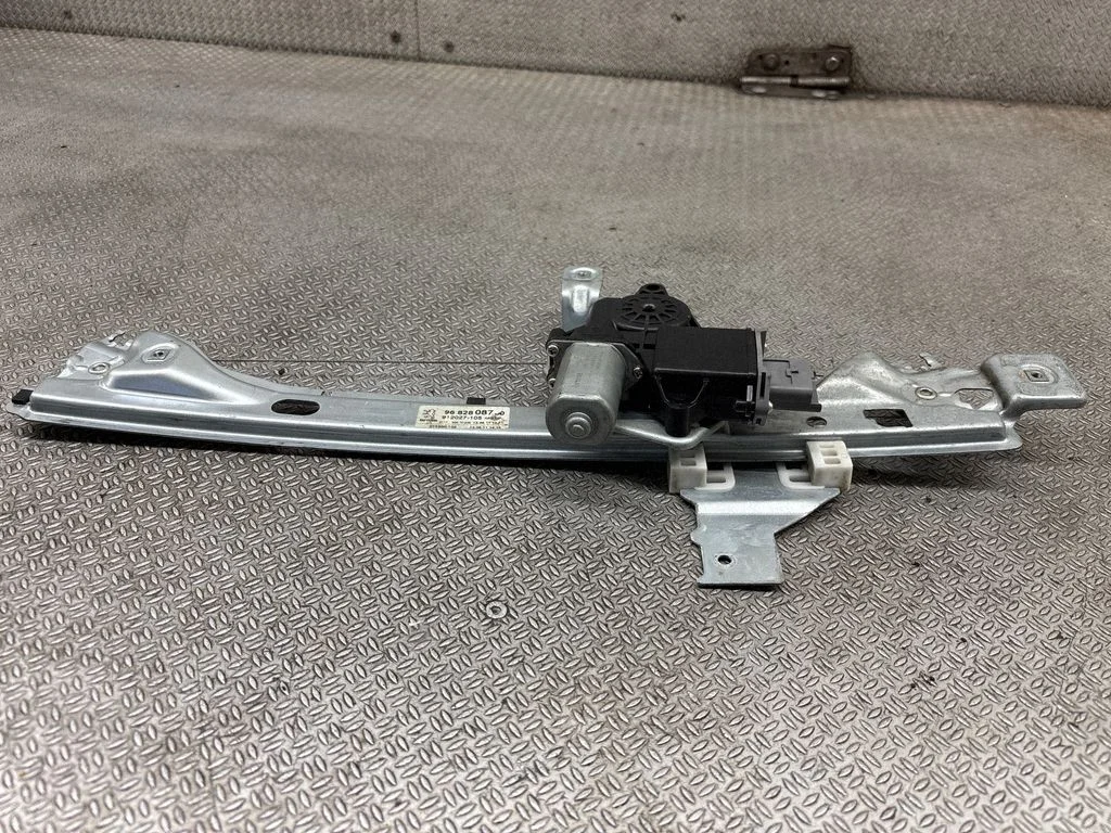 Rear door window regulator with motor – Peugeot 3008 I (2008-2015)