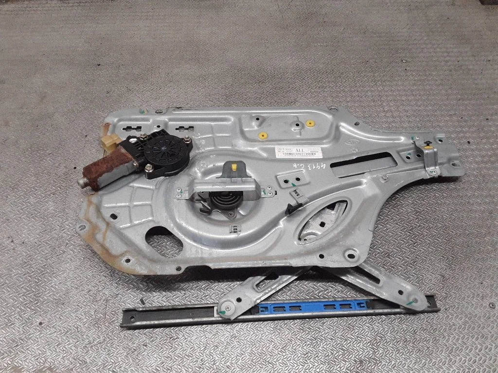 Rear door window regulator with motor – KIA Opirus (2003-2012)