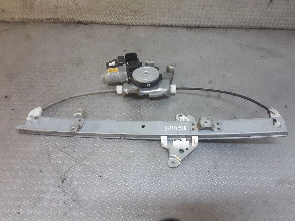 Rear door window regulator with motor – Renault Koleos I (2008-2016)