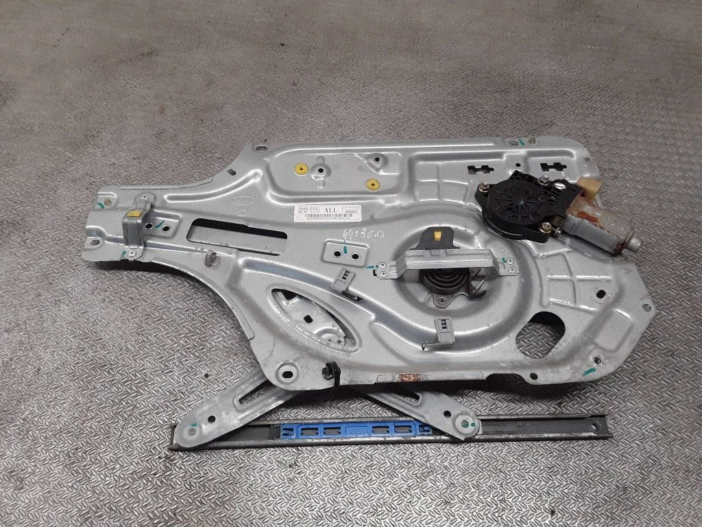 Rear door window regulator with motor – KIA Opirus (2003-2012)