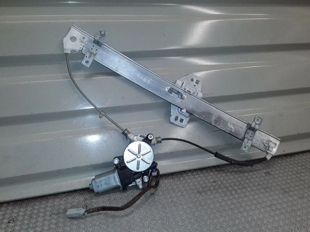 Rear door window regulator with motor – right
