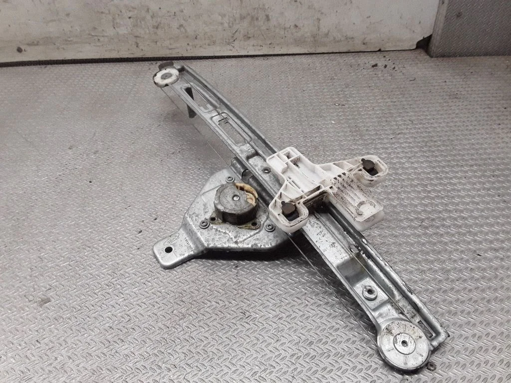 Rear door window regulator with motor