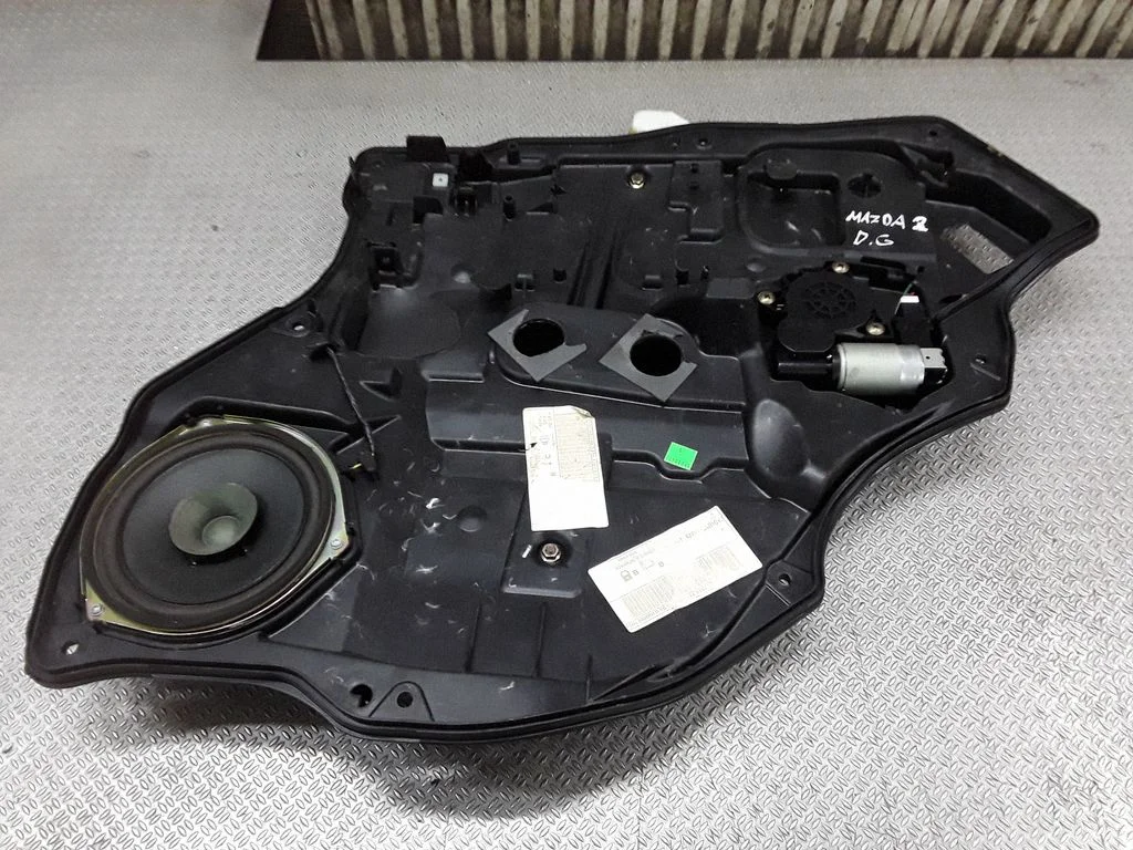 Rear door window regulator with motor 3M71A045H22A