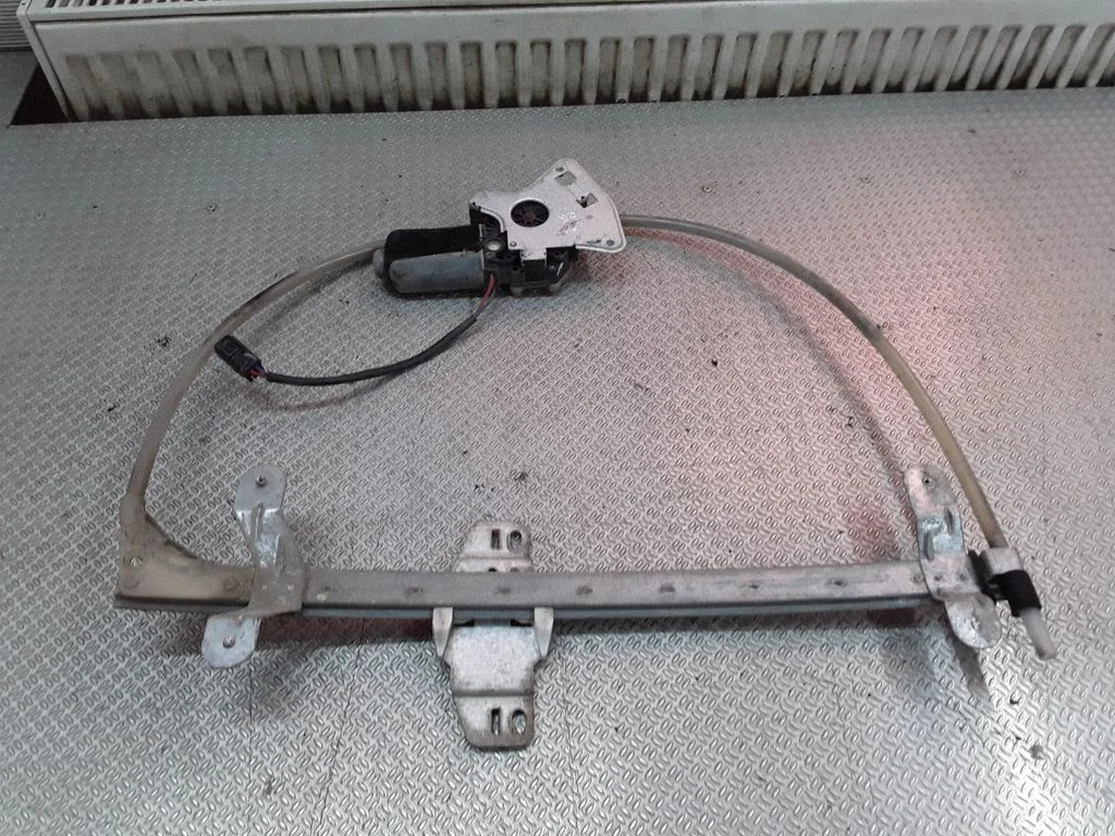 Rear door window regulator with motor – Opel Frontera A (1991-1998)