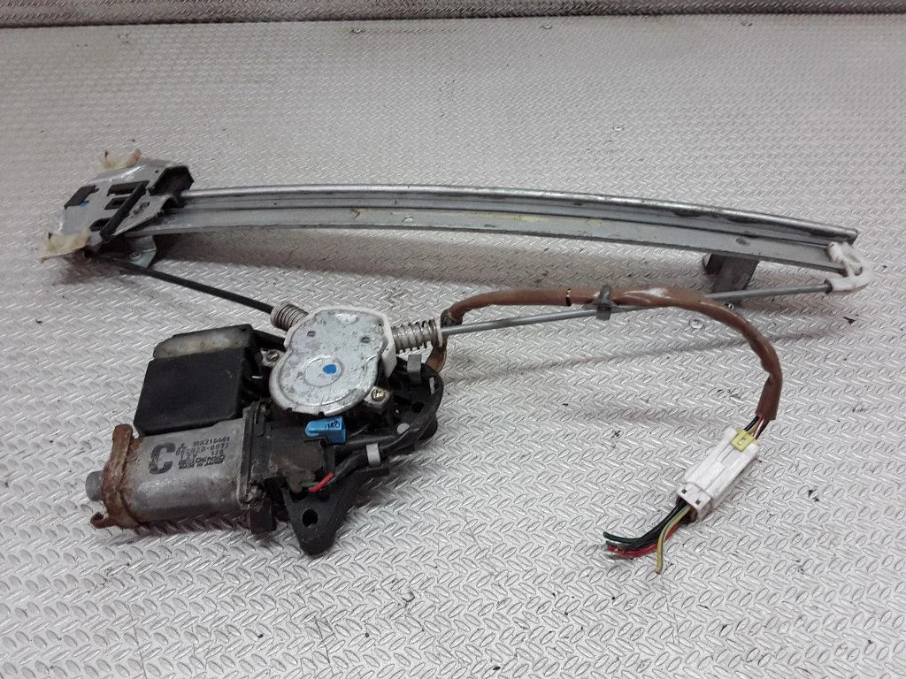 Tagaukse elektriline aknatõstuk mootoriga – Mitsubishi Galant (1997-2003)