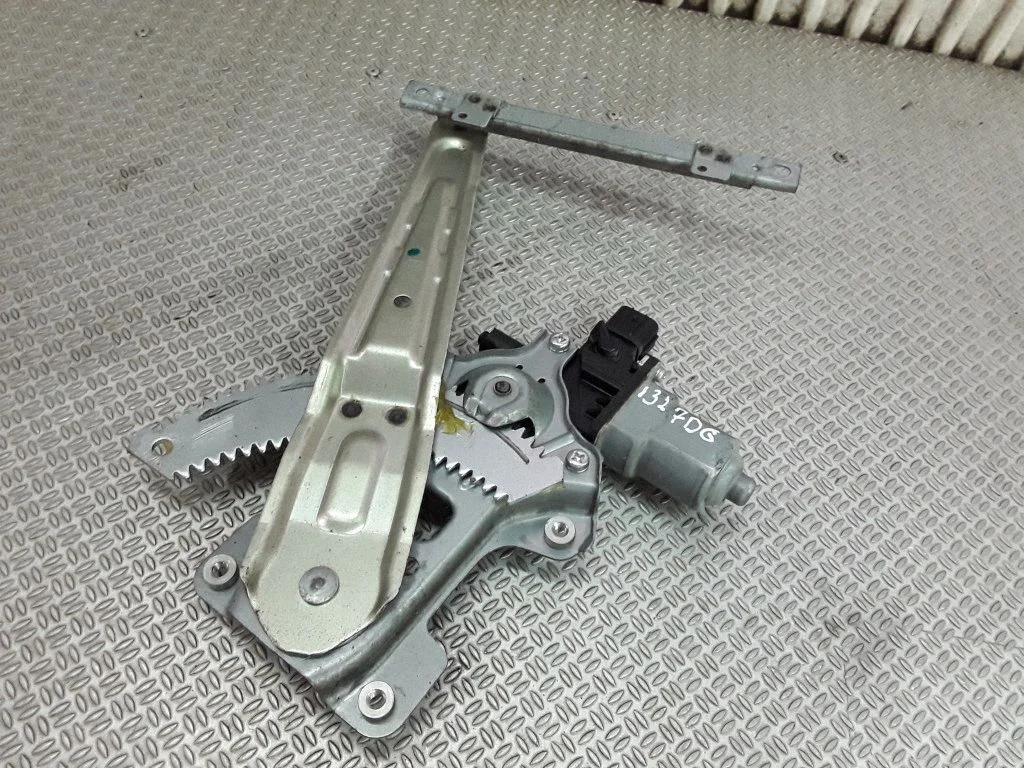 Rear door window regulator with motor – Mitsubishi Lancer Evolution X (2008-2014)