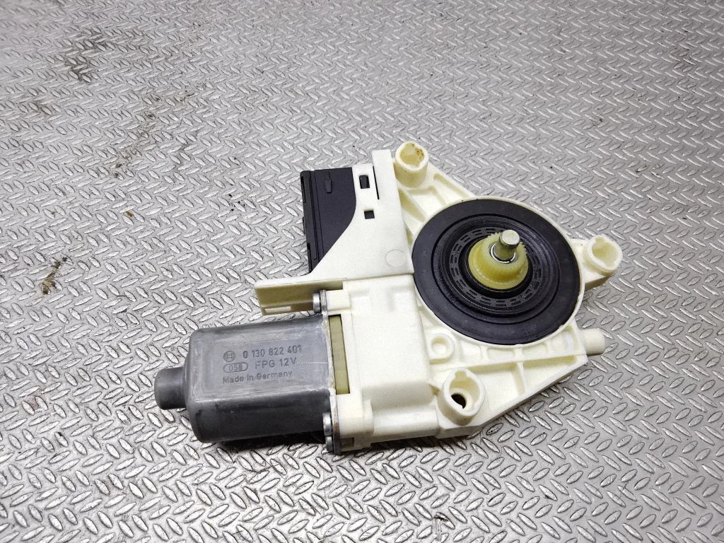 Rear door window regulator motor – Renault Laguna III (2007-2015)