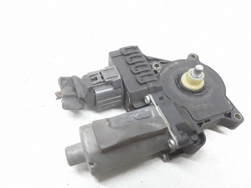 Rear door window regulator motor – Ford Mondeo Mk III (2000-2007)