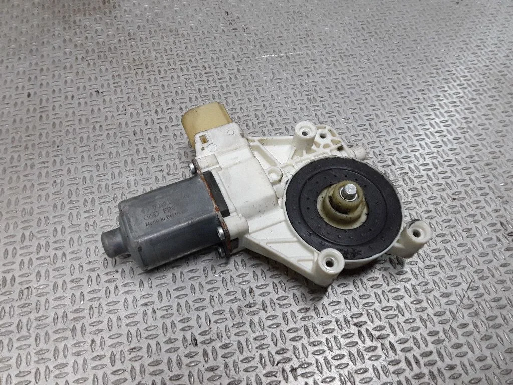Rear door window regulator motor – Ford Mondeo MK IV (2007-2014)