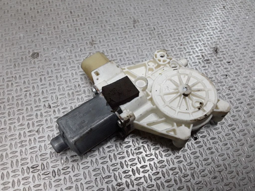 Rear door window regulator motor – Ford Mondeo MK IV (2007-2014)