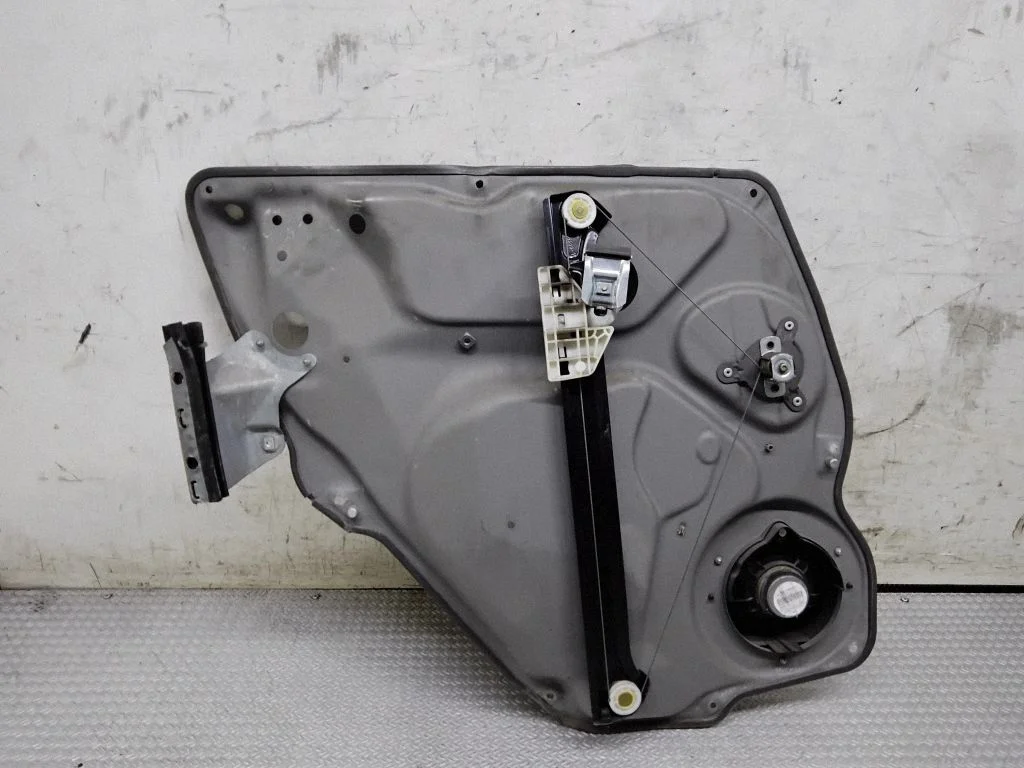 Rear door manual window regulator – Mercedes-Benz A-Class W169 (2004-2012)