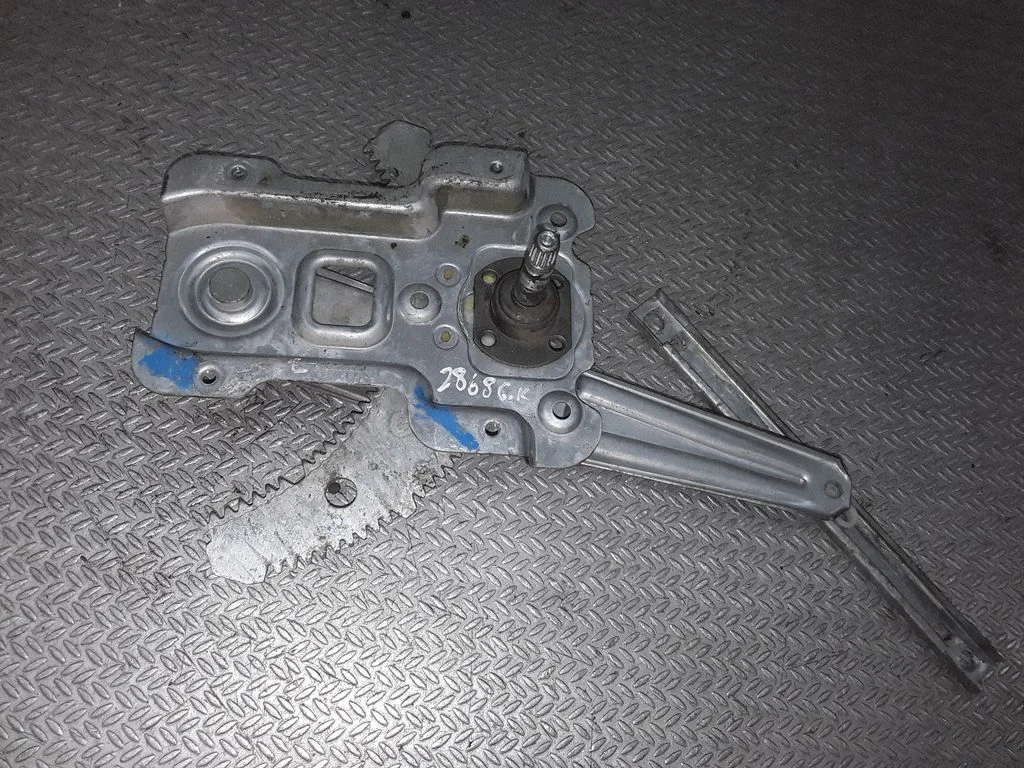 Rear door manual window regulator – Nissan Micra (2003-2007)
