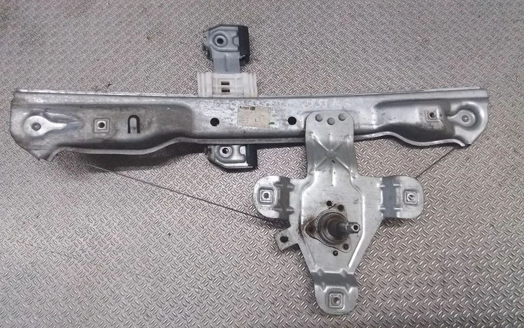 Tagaukse mehaaniline aknatõstuk – Opel Meriva B (2010-2016)