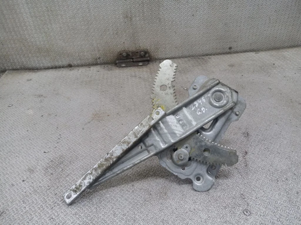 Rear door manual window regulator – Nissan Micra (2003-2007)