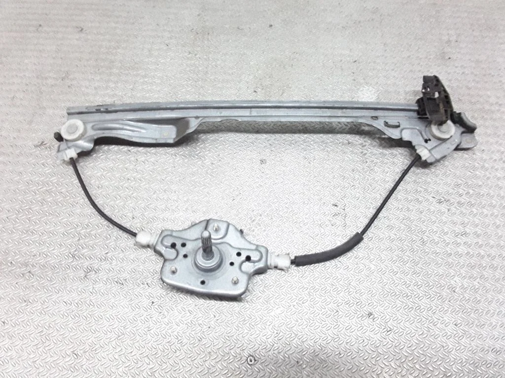 Rear door manual window regulator – Renault Modus (2004-2007)