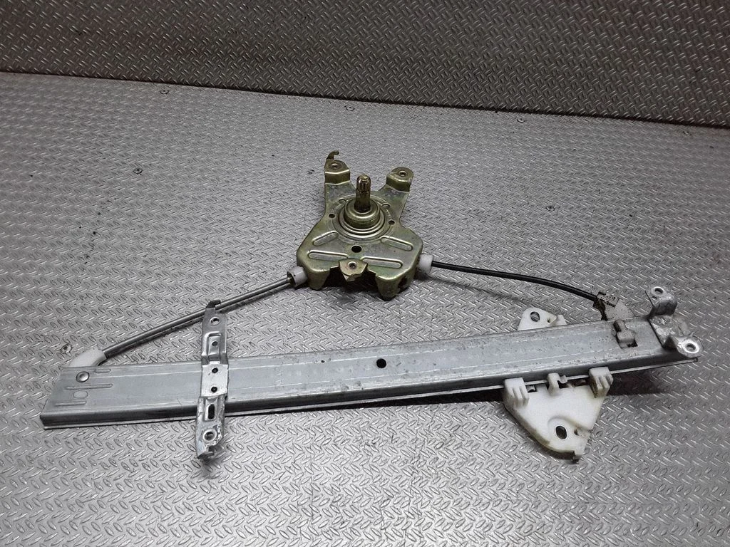 Rear door manual window regulator – Honda Jazz (2002-2008)