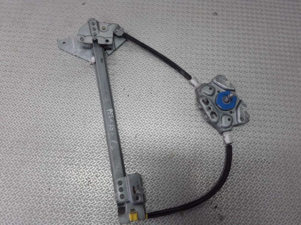 Rear door manual window regulator – Peugeot 307 (2001-2005)
