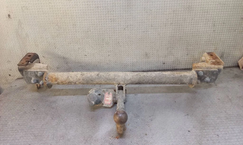 Tow bar set – Toyota RAV 4 (XA20) (2000-2005)