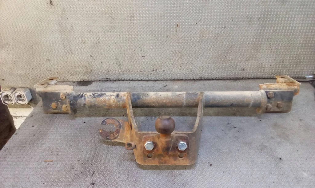 Tow bar set – Toyota RAV 4 (XA20) (2000-2005)