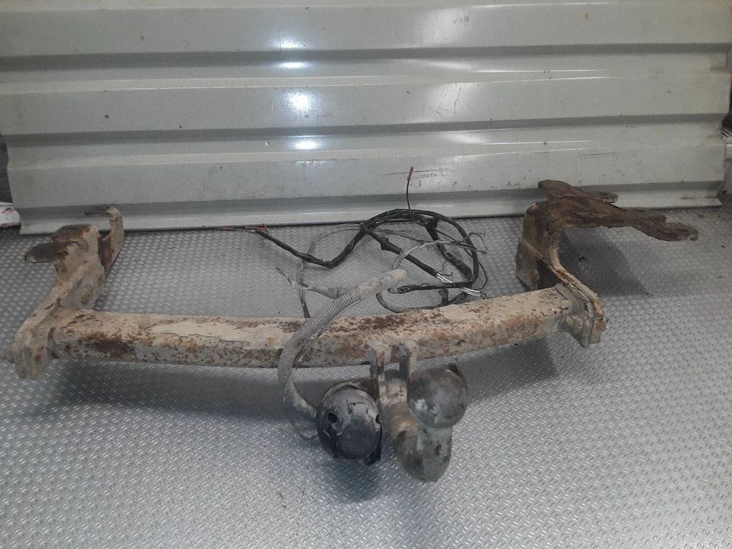 Haakekonksu komplekt – Chrysler Voyager (2004-2007)