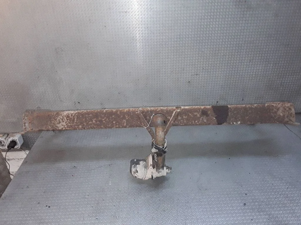Komplet haka holowniczego – Toyota Avensis T250 (2003-2006)