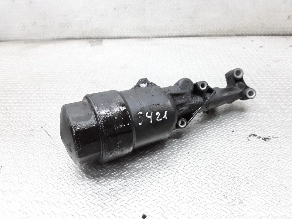 Oil filter mounting bracket – Mercedes-Benz Sprinter W906 (2006-2018)