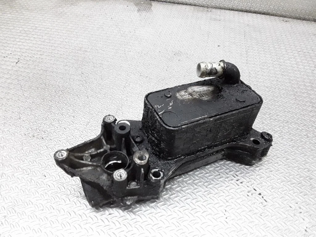 Oil filter mounting bracket – Mercedes-Benz Sprinter W906 (2006-2018)