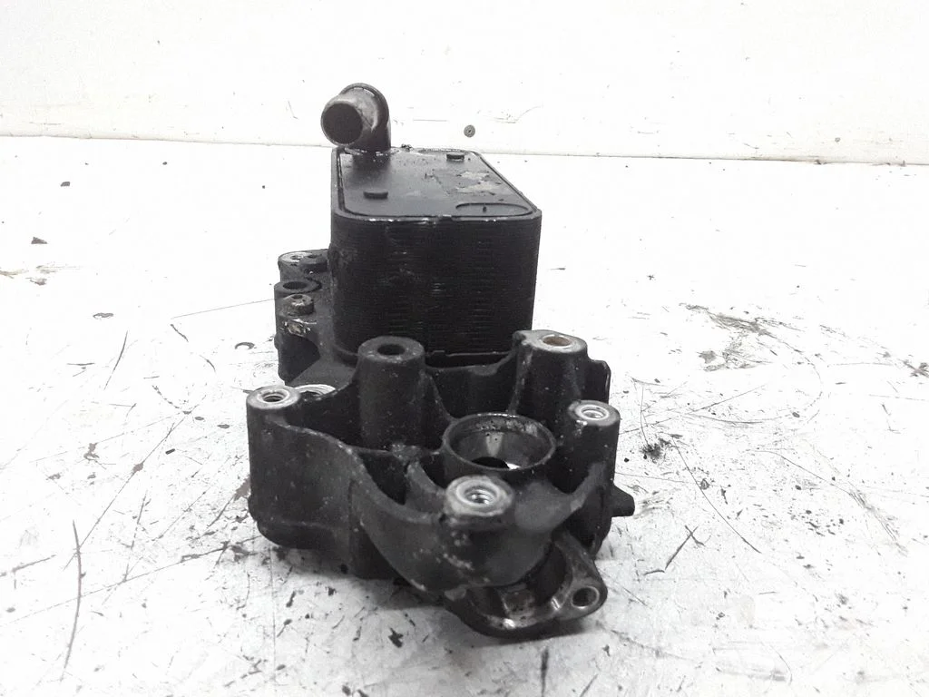 Oil filter mounting bracket – Mercedes-Benz Sprinter W906 (2006-2018)